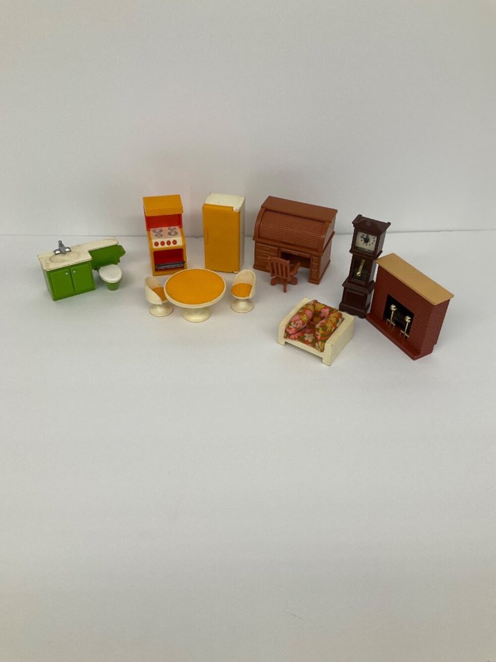 Vintage 70s Fisher Price Doll House Furniture Desk, Clock, Kitchen, Bathroom - Picture 11 of 11
